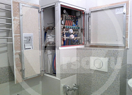 Исполнение технического шкафа с расположенными в двух плоскостях ревизионными люками существенно упрощает доступ к вентильной разводке согласно СП 30.13330.2012.