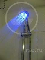 Душевая лейка синей подсветкой предупредит, что вода холодная Душевая лейка синей подсветкой предупредит, что вода холодная