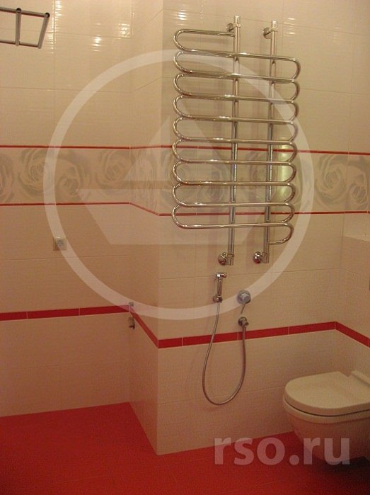 Без сомнения, интерьер ванной полотенцесушитель большого размера только украсит