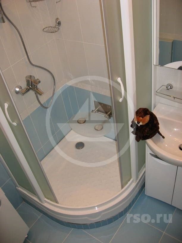 Все технологические операции входящие в ремонт ванной комнаты в хрущевке производятся локально, без отселения, с нормальным пользованием водой и унитазом во время отделочных работ.