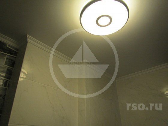 Светильник в ванной комнате особый, влагостойкий, предназначенный для эксплуатации именно в этом типе помещений.