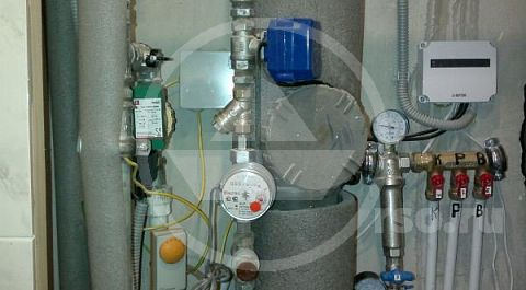 И пусть вас не смущает столь сложное расположение столь необходимых приборов, квартира сегодняшнего дня просто не может обойтись без каждого из них.