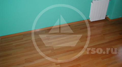 В случаях, когда устройство паркета не ограничивается обычным набором — циклевка, лакировка, шлифовка, нанесение масла и воска, предлагаем услугу восстановления паркетного покрытия.