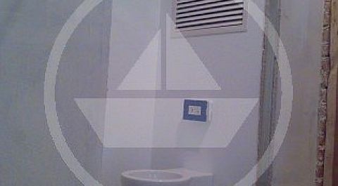 Инсталляционный унитаз с чашей круглой формы имеет самые скромные габариты, благодаря укороченному выносу сливного канала.