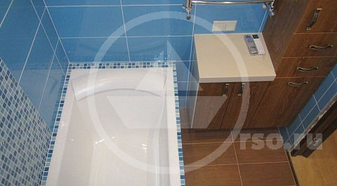 Удобный съёмный подголовник из мягкого пластика продлит приятные минуты принятия ванны, а встроенные системы теле и радиотрансляции, управляемые с влагозащитных пультов, поразят чёткостью звучания High End качества.